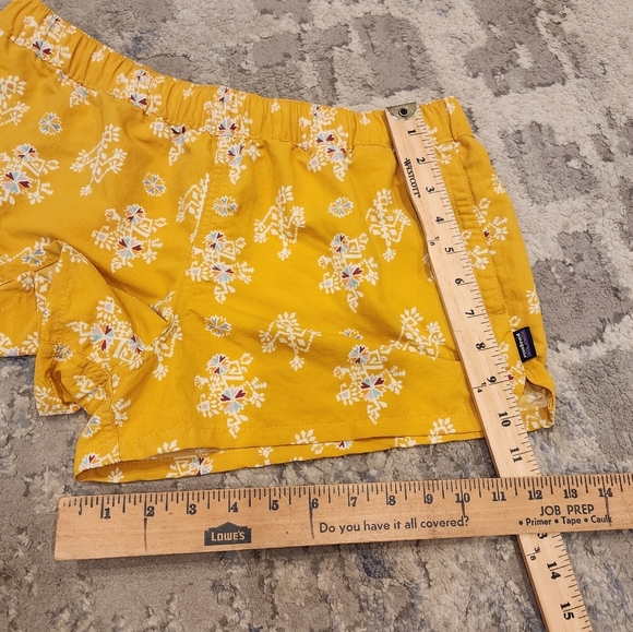 Patagonia Barely Baggies Ylloe Aztec 2" Pull On Nylon Women's Size Medium - Picture 8 of 16